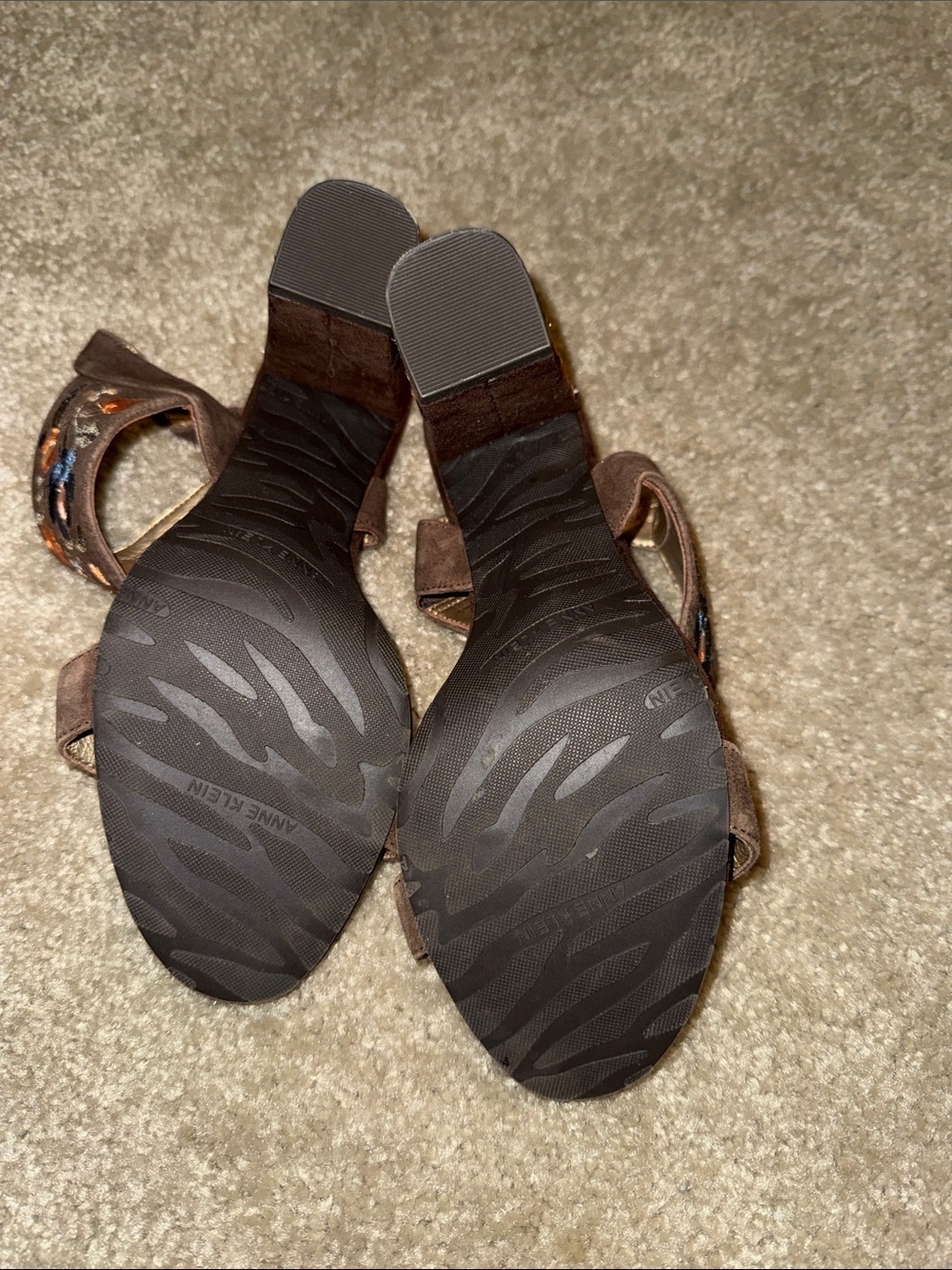 Brown Suede Floral Embroidered Women's Sandals - Picture 8 of 10